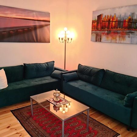 Nana-Eg-80M2 Sanierter Altbau-Parkplatz-Kleiner Garten-Wlan-Netflix-2Zimmer-Kueche-Dusche-Wanne-Waschmaschine 奥伯豪森 外观 照片