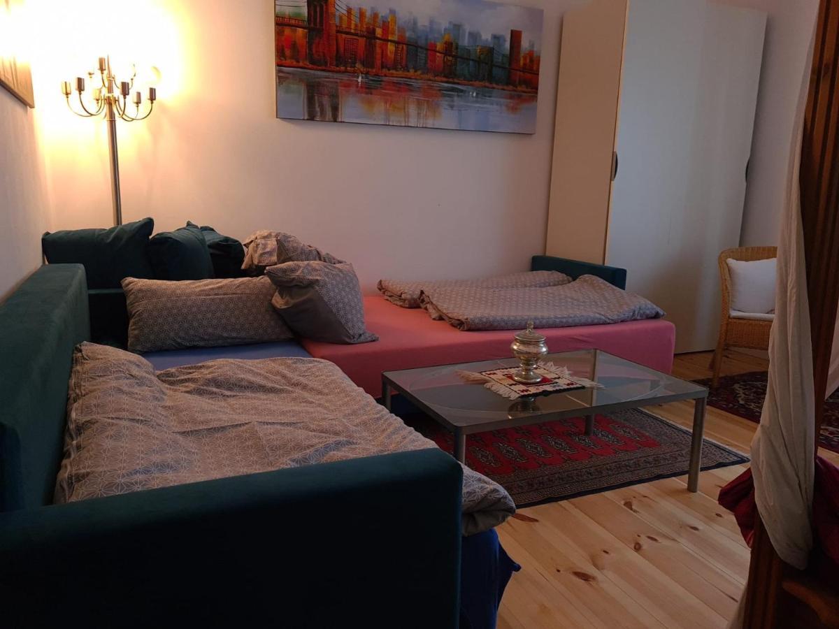 Nana-Eg-80M2 Sanierter Altbau-Parkplatz-Kleiner Garten-Wlan-Netflix-2Zimmer-Kueche-Dusche-Wanne-Waschmaschine 奥伯豪森 外观 照片